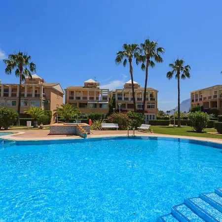 Playa Con Piscina Y Terraza En Urbanizacion De Lujo