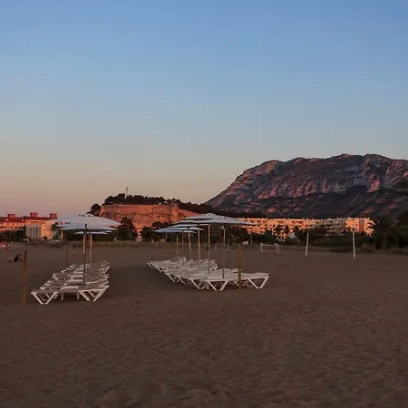 Playa Con Piscina Y Terraza En Urbanizacion De Lujo Denia