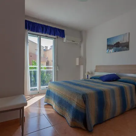 Playa Con Piscina Y Terraza En Urbanizacion De Lujo * 德尼亚