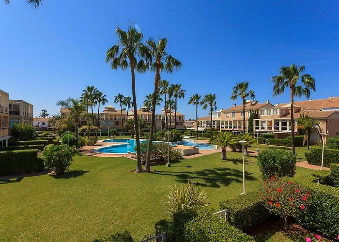 Playa Con Piscina Y Terraza En Urbanizacion De Lujo *