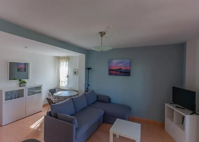 Playa Con Piscina Y Terraza En Urbanizacion De Lujo